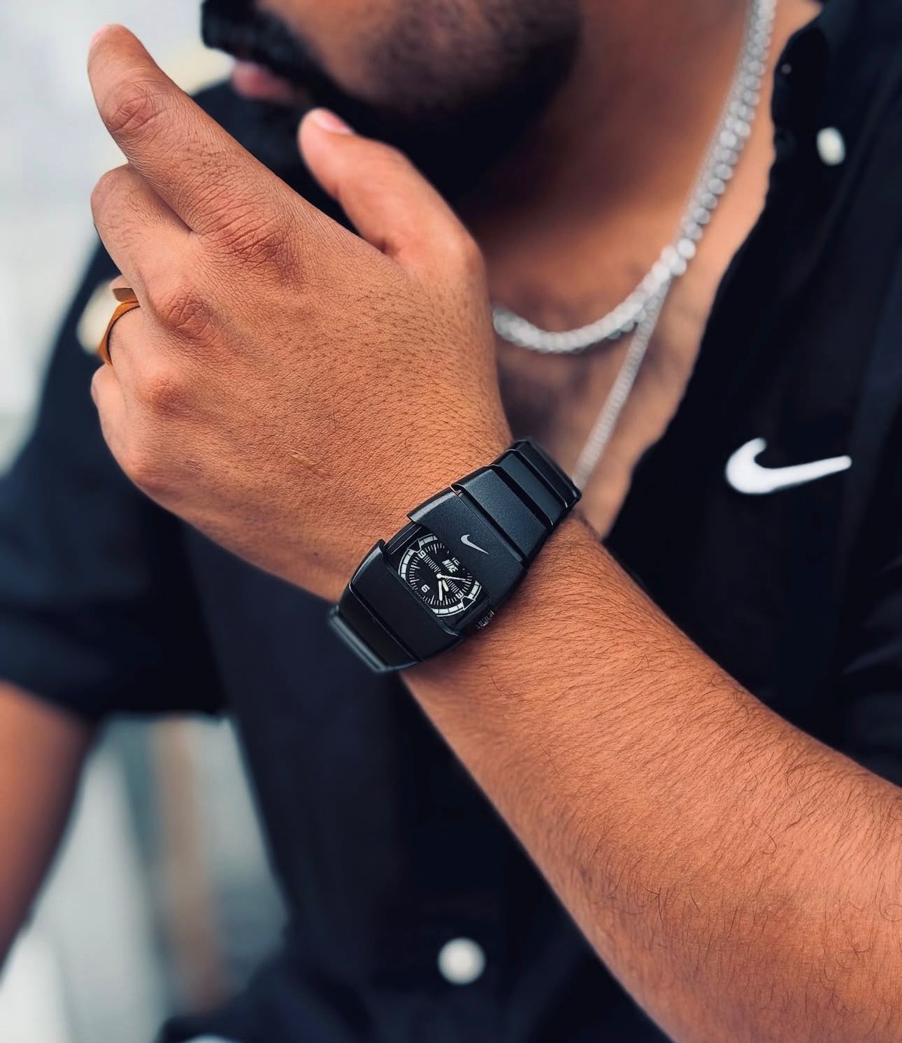 Nike Retro Style Analog Mens Watch In Full Black