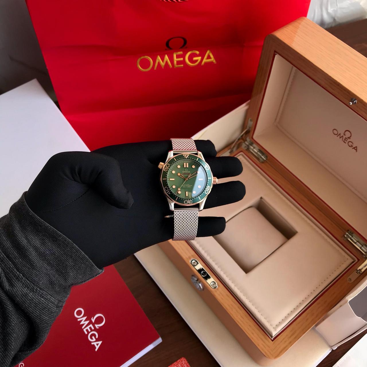 Omega Seamaster Diver 300M Bronze Gold 007 Edition