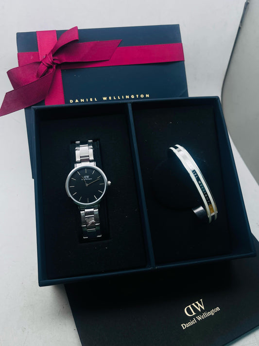 Daniel Wellington Gift Set – Black Dial Watch & Silver Bracelet
