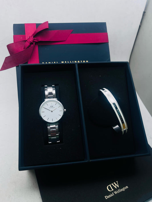 Daniel Wellington Gift Set – White Dial Watch & Silver Bracelet