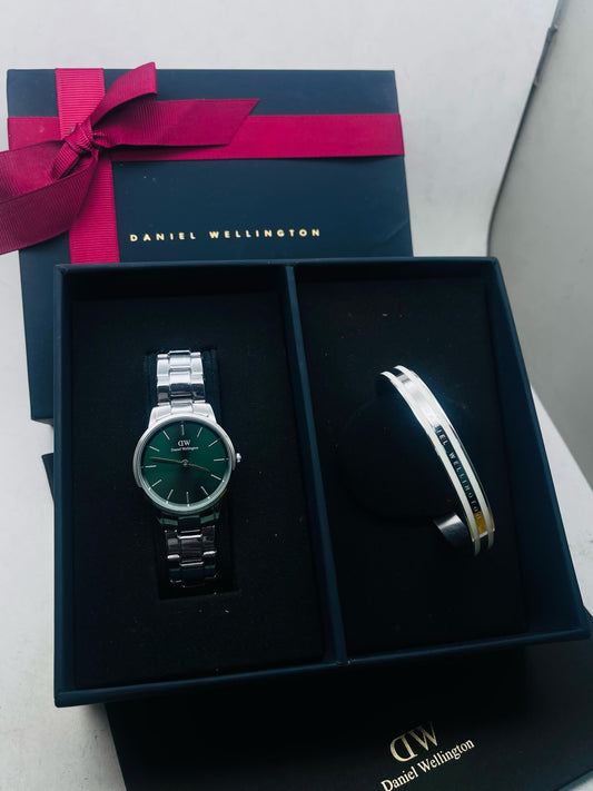 Daniel Wellington Gift Set – Green Dial Watch & Silver Bracelet
