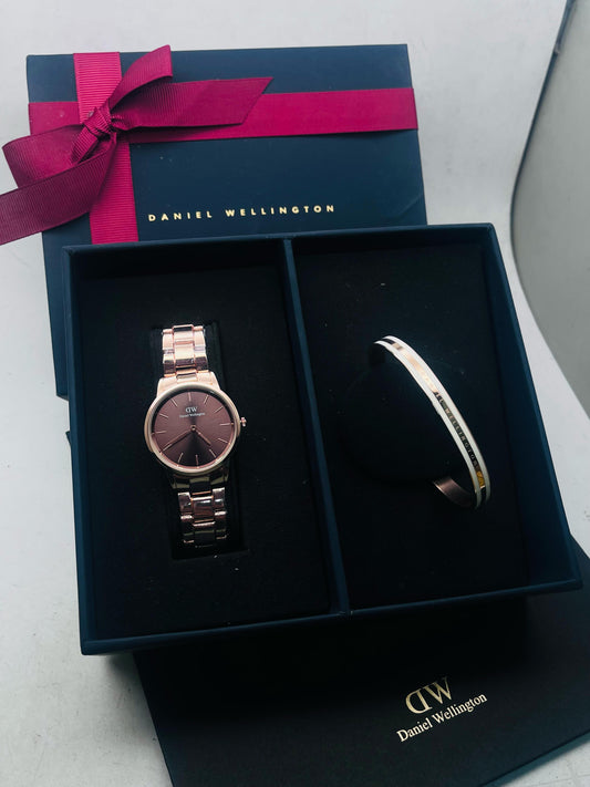 Daniel Wellington Gift Set – Elegant Brown Dial Watch & Rose Gold Bracelet