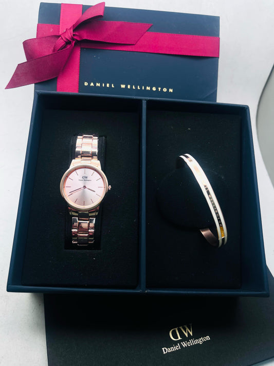 Daniel Wellington Gift Set – Pink Sunray Dial Watch And Rose Gold Bracelet
