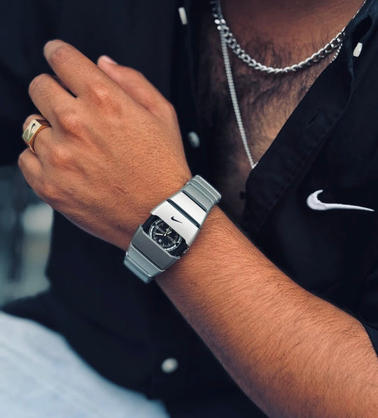 Nike Retro Style Analog Mens Watch In Full Silver