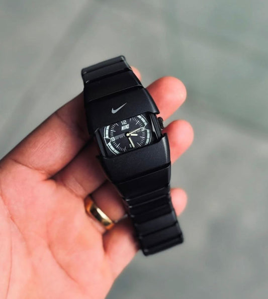 Nike Retro Style Analog Mens Watch In Full Black