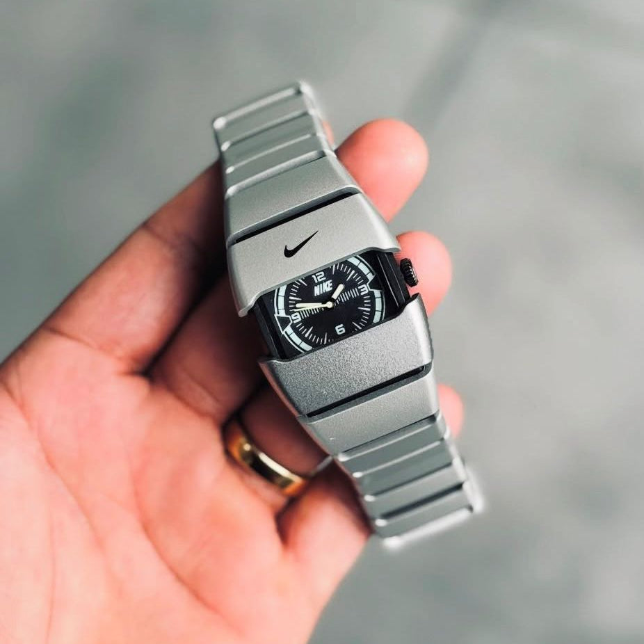 Nike Retro Style Analog Mens Watch In Full Silver