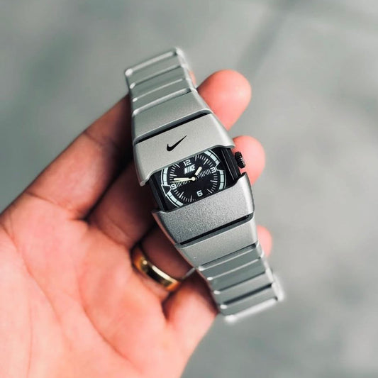 Nike Retro Style Analog Mens Watch In Full Silver
