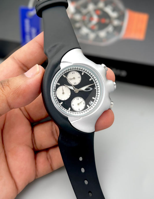 Oakley Detonator Chronograph – Men’s Premium Watch Black & White Edition