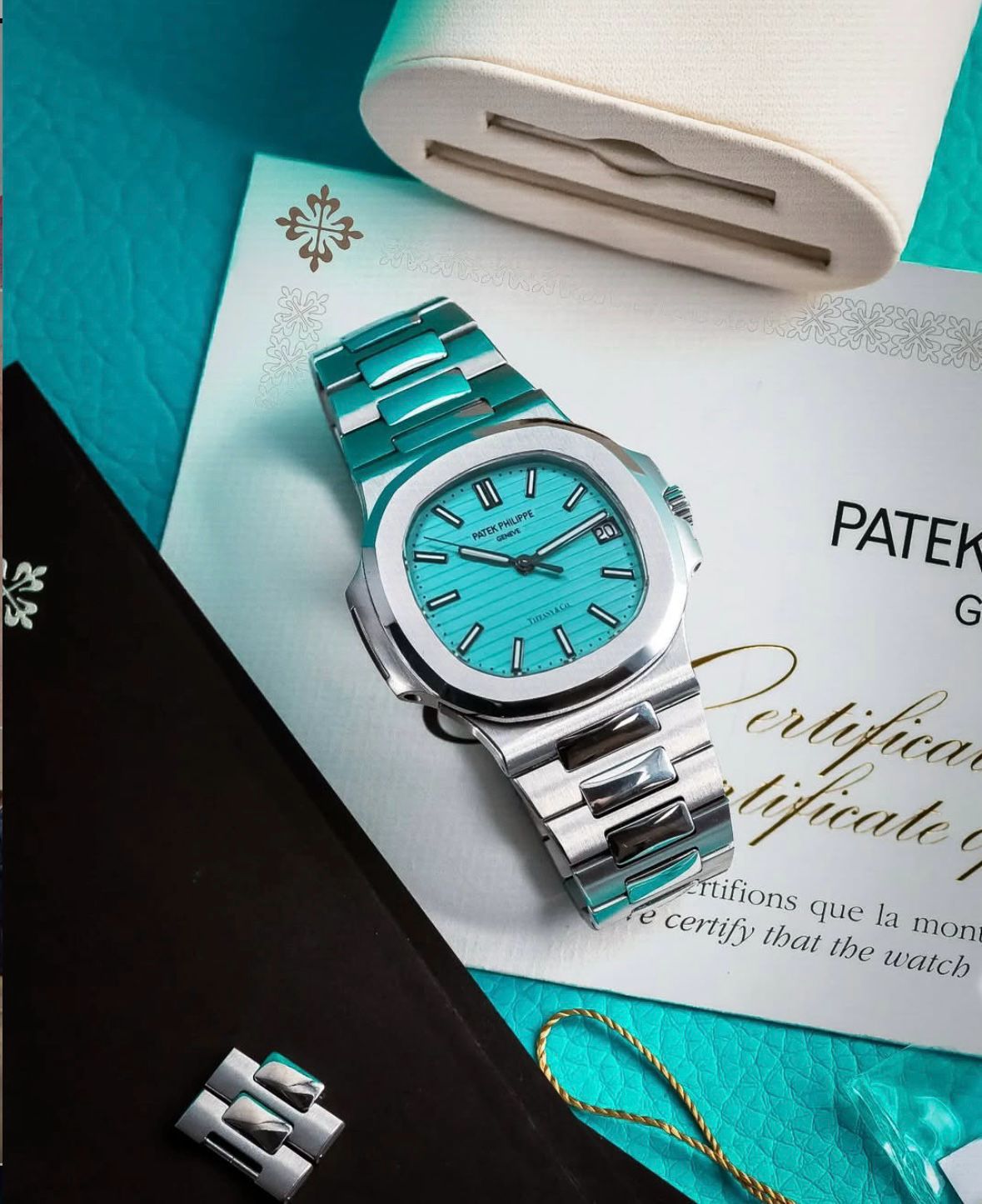Patek Philippe Nautilus Collection Men's Watch