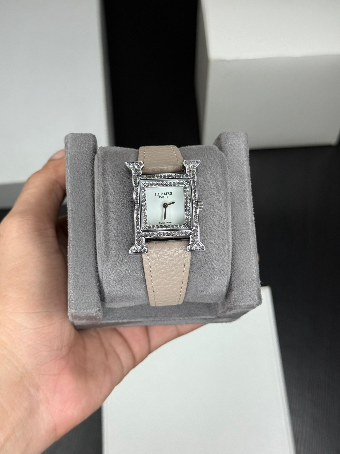 Hermès H