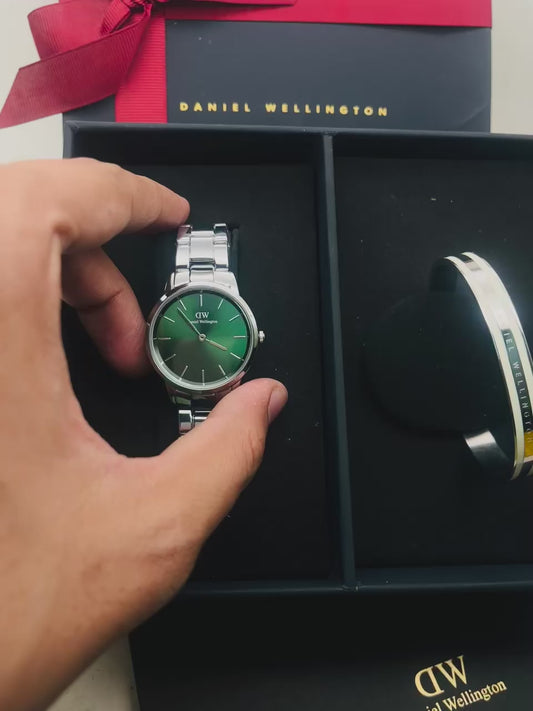 Daniel Wellington Gift Set – Green Dial Watch & Silver Bracelet
